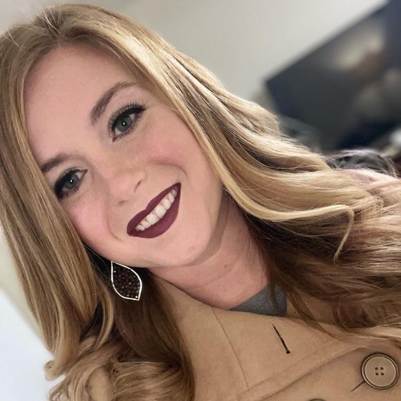 Meet your Posher, Stacia - Picture 4 of 6